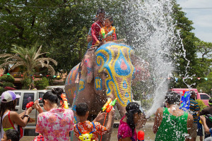 640px-Songkran_8_-_Ayutthaya