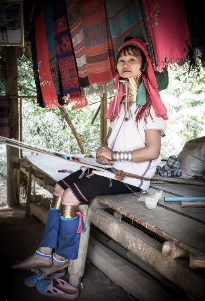 Femmes Girafes Une Coutume Controversee Vivre En Thailande