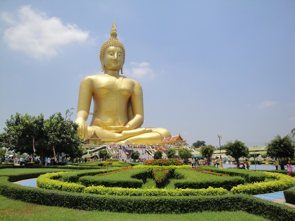 Un nouveau Bouddha géant de 69 mètres veille désormais sur Bangkok