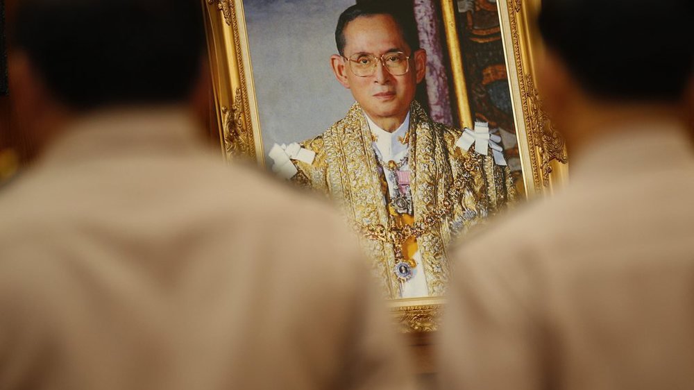 La crémation du roi de Thaïlande Bhumibol Adulyadej est fixée au 26 octobre