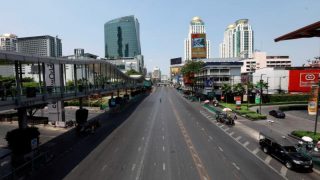Bangkok: La réouverture des commerces est reportée.