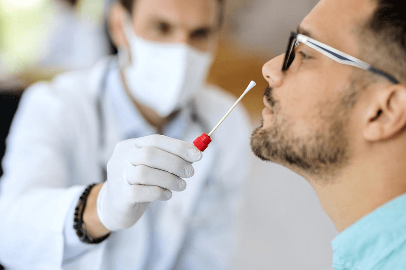 Le Ministère de la Santé propose la suppression du test PCR avant le départ et la réduction de l’assurance  
