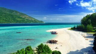 Découvrez les 5 plus belles plages de Koh Lipe pour des vacances inoubliables cover