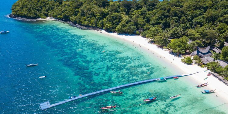 Explorez ces 7 magnifiques îles situées à proximité de Phuket cover