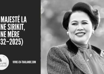 Sa Majesté la Reine Sirikit, Reine Mère (1932–2025) — Portrait d’une Vie et d’un Rôle National