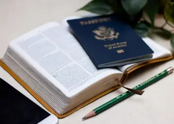 Passeport et documents pour préparer un visa Thailand Elite Bronze 2026