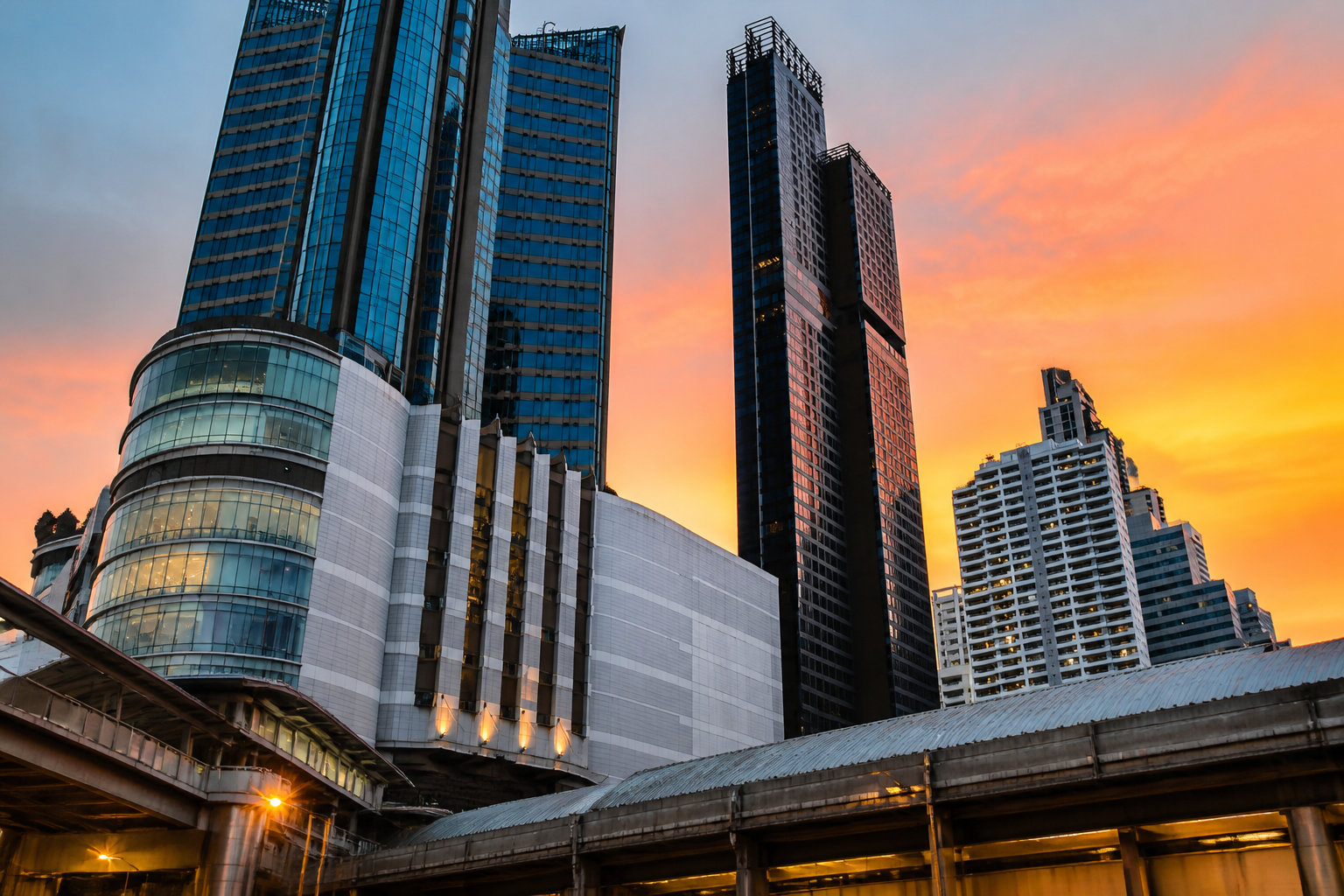 Asoke : le carrefour stratégique entre bureaux et commodités